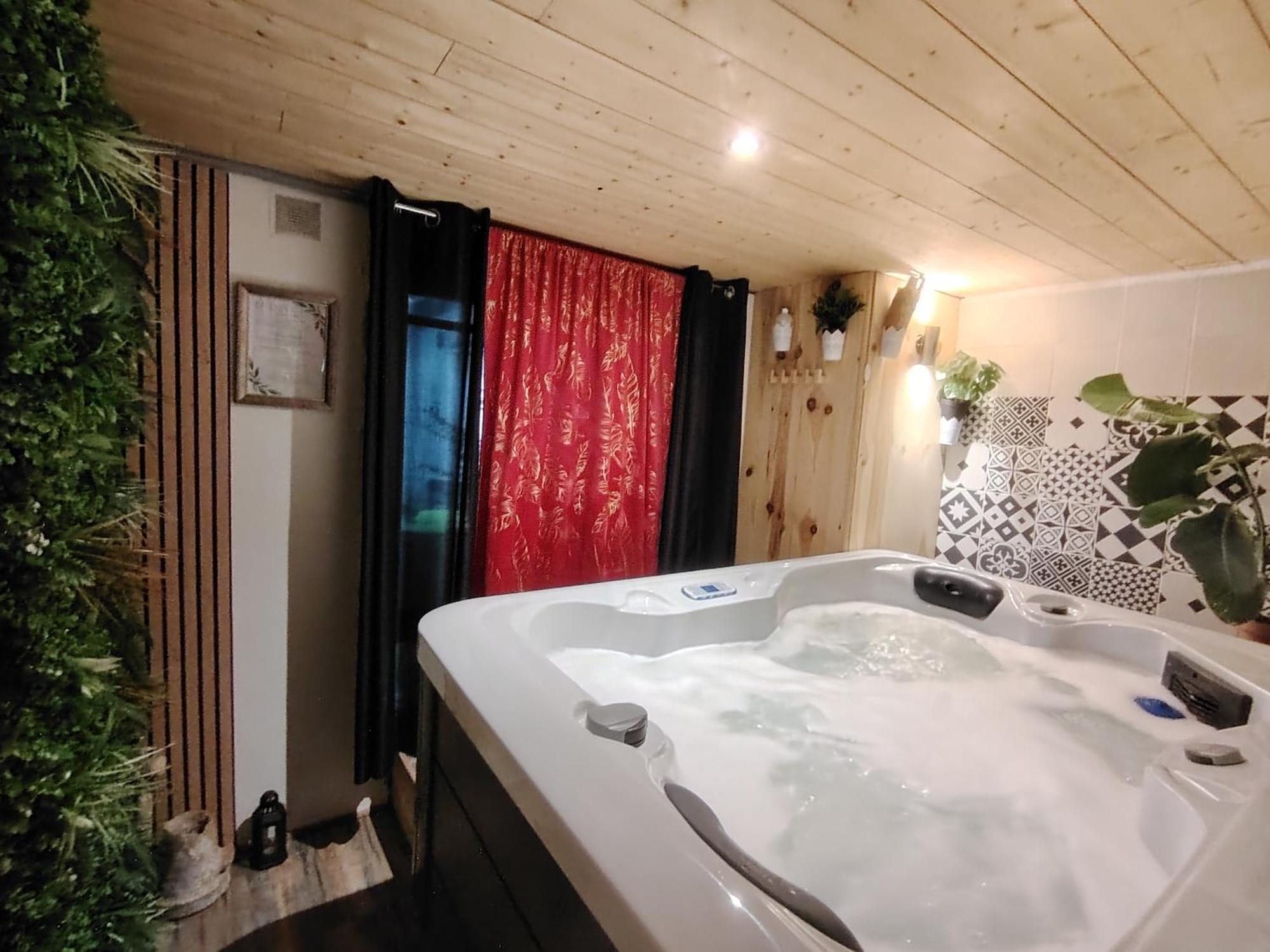 Sweet Loft Grenoble-Love Room Avec Jacuzzi & Sauna Exterior photo